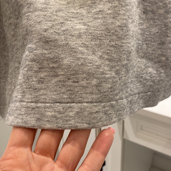 Uniqlo crop top - Picture 6 of 7